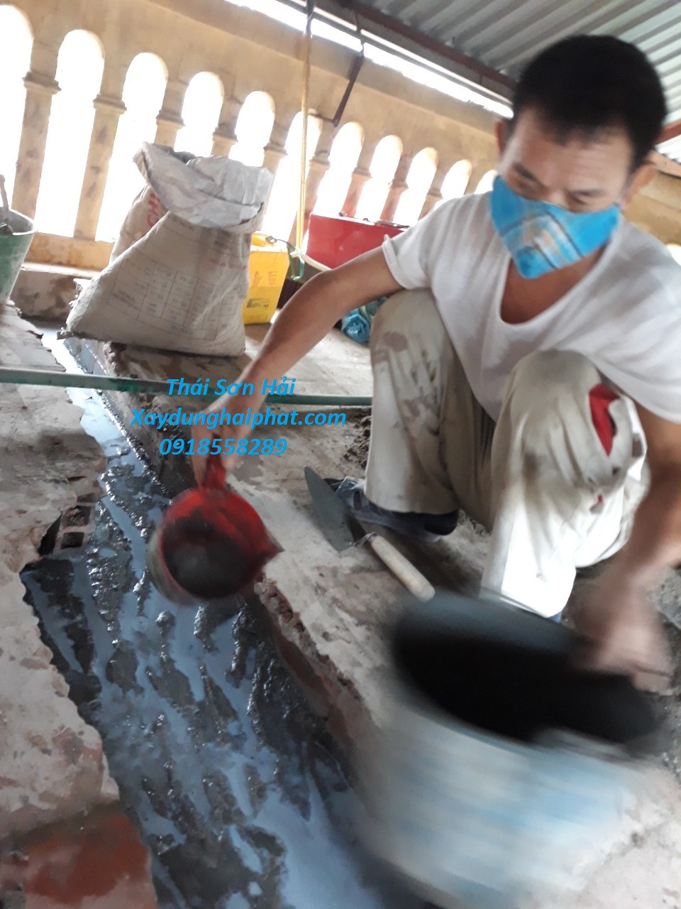 doi-tho-xu-ly-chong-tham-chuyen-chong-tham-chung-cu-o-ha-noi-3