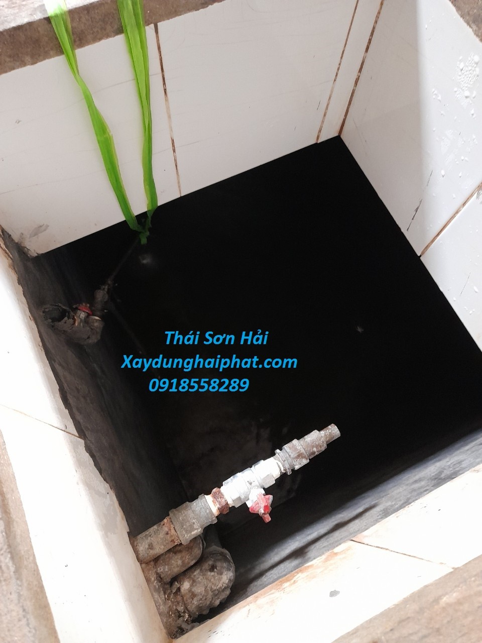 doi-xu-ly-chong-tham-be-nuoc-chong-tham-nut-be-nuoc-ngam-tan-goc-o-ha-noi-1