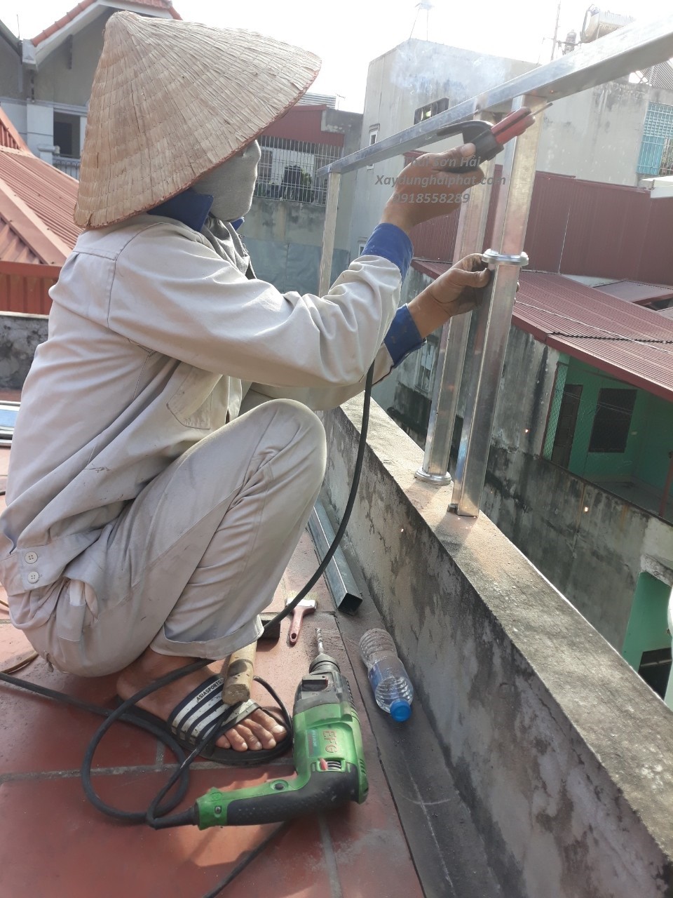 don-vi-chuyen-ve-hang-rao-sat-khung-bao-ve-nha-pho-o-ha-noi-2