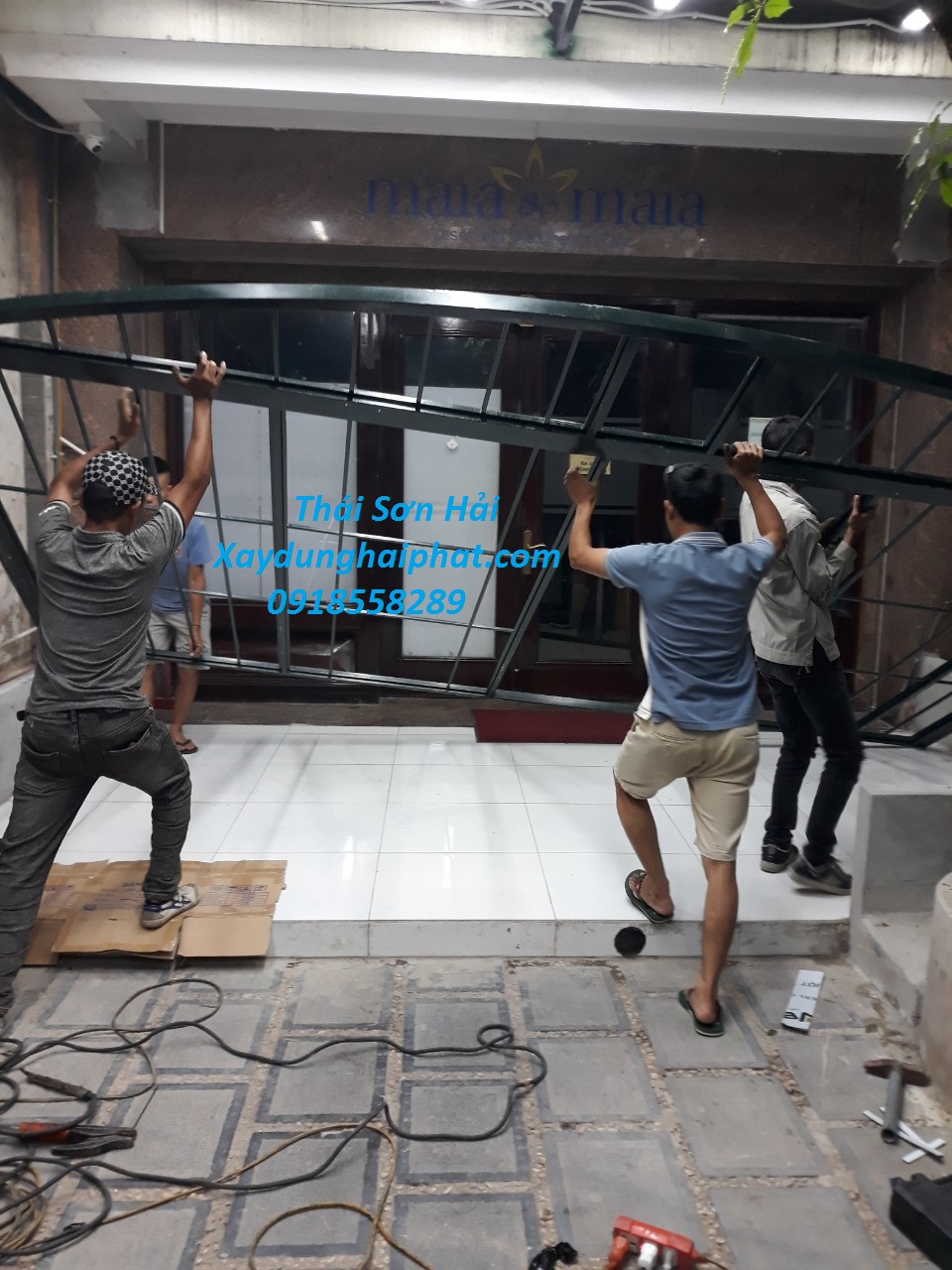 don-vi-lam-cua-sat-mai-ton-dep-o-Ha-Noi-uy-tin-6