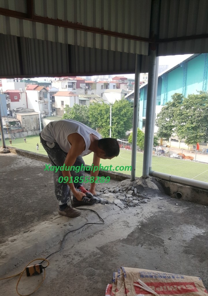 ky-thuat-chong-tham-san-mai-xu-ly-vet-nut-san-be-tong-bang-sika-2