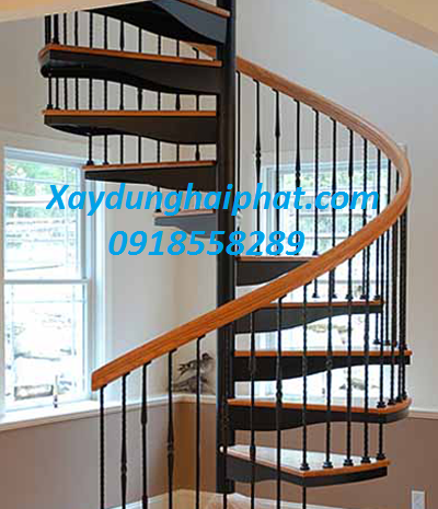 lam-cau-thang-sat-dep-cau-thang-xinh-xan-cho-nha-nho-hep-o-hn-4