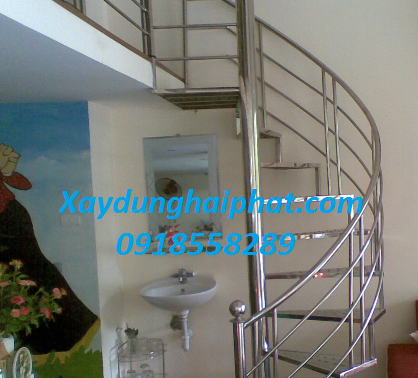 lam-cau-thang-xoan-oc-inox-cau-thang-sat-gia-re-ha-noi-3