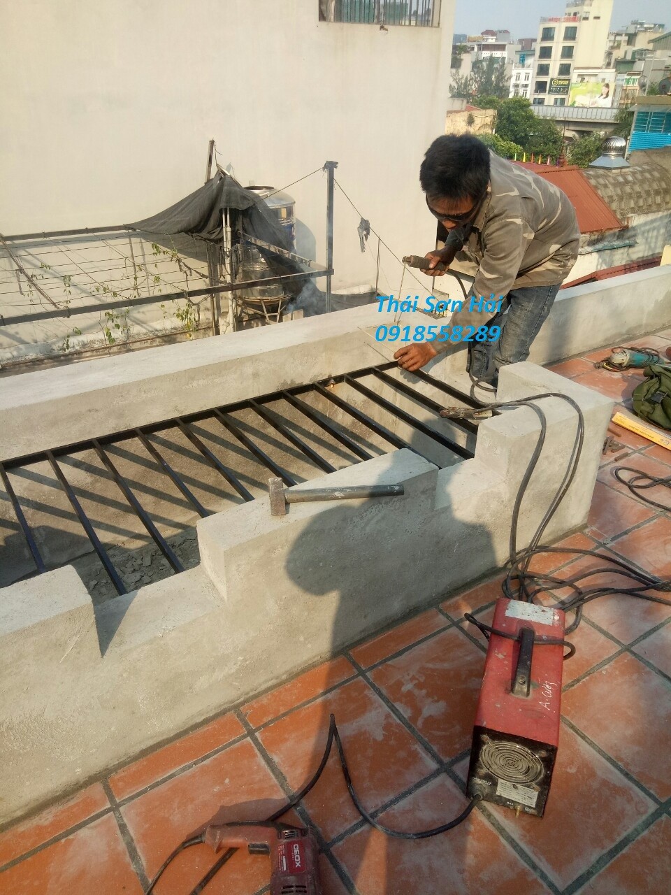 lam-chuong-cop-long-sat-lan-can-ban-cong-cau-thang-sat-tai-hn-gia-re-3