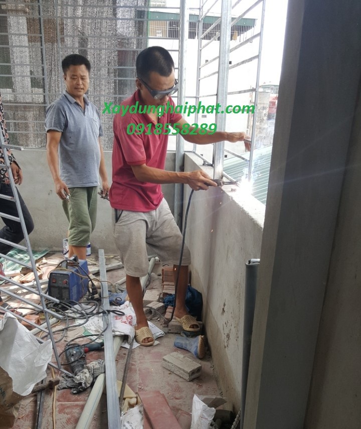 lam-chuong-cop-san-thuong-long-sat-chung-cu-tai-hn-gia-re-nhat-1