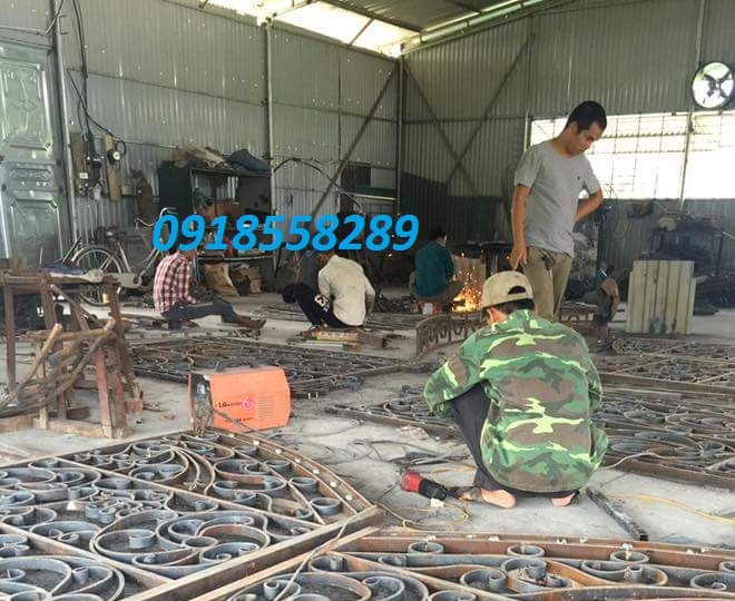 lam-cong-cua-sat-dep-gia-re-tai-ha-noi-2