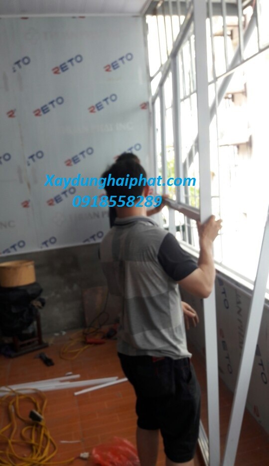 lam-cua-nhom-kinh-gia-re-thi-cong-khung-nhom-kinh-gia-re-tai-dong-da-hn-3