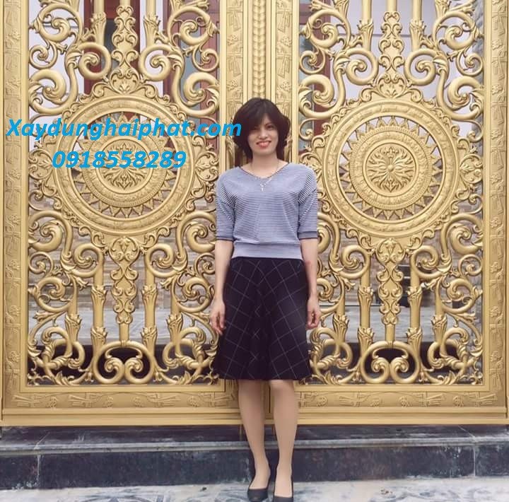 lam-cua-sat-lan-can-ban-cong-gia%20-re-nhat-hoang-mai-2