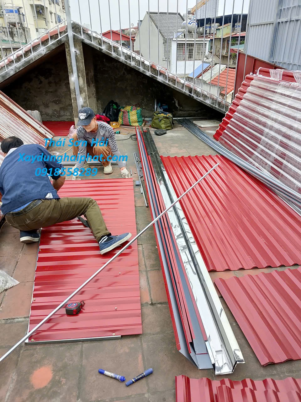 lam-cua-sat-mai-ton-chong-nong-cua-cong-sat-chong-ri-set-o-HN-2