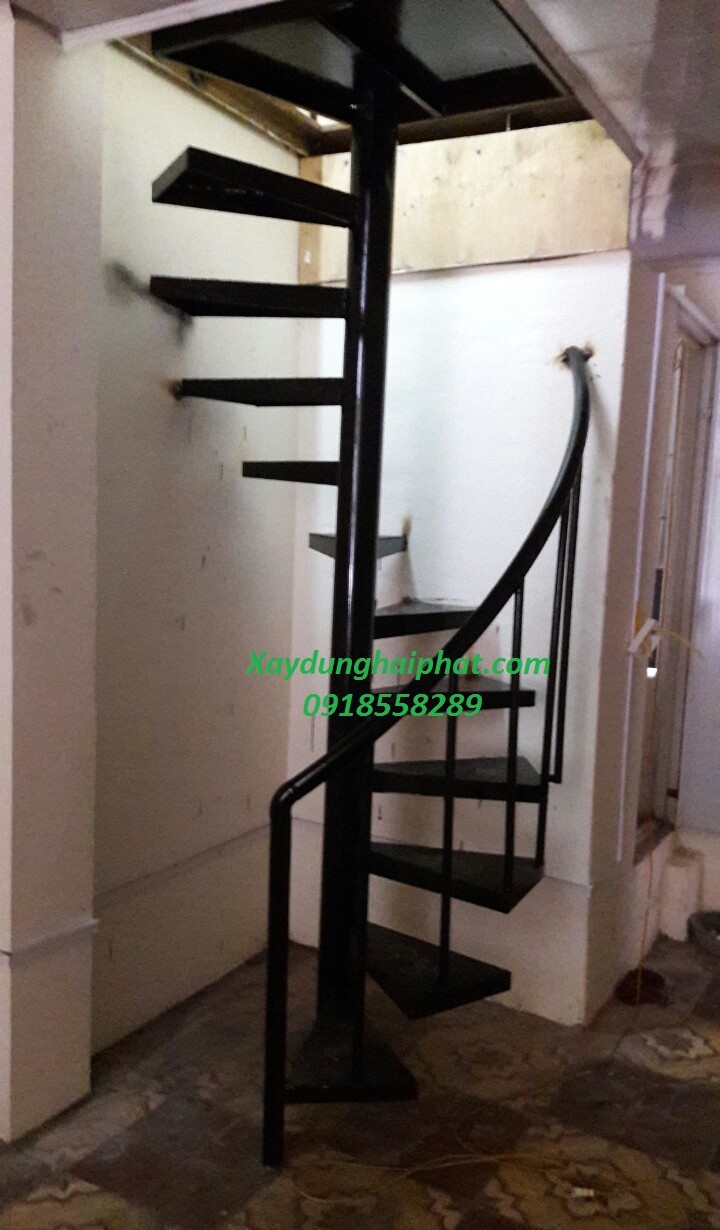 lam-lan-can-inox-cau-thang-sat-long-sat-gia-re-tai-hn-1