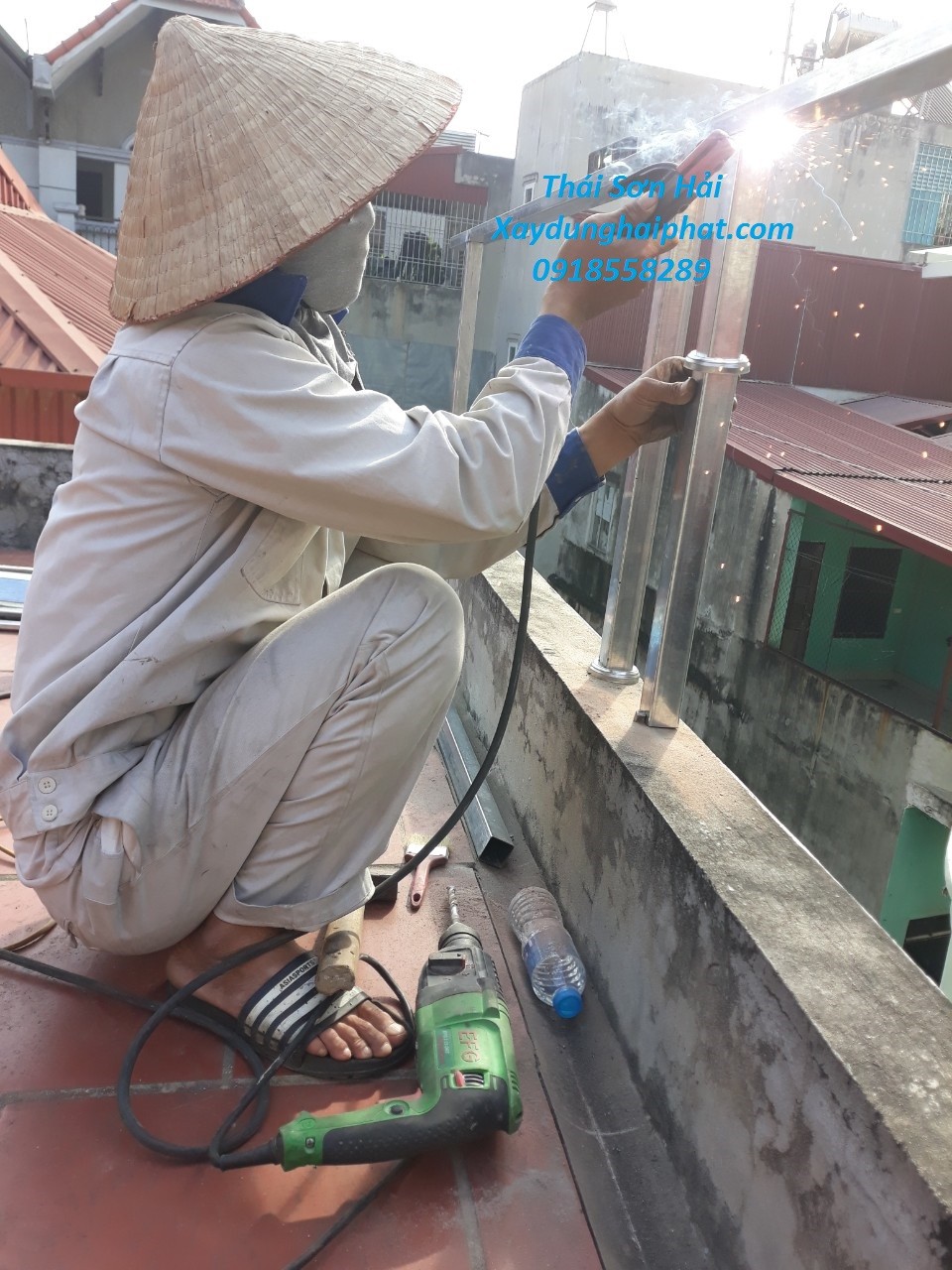 lam-long-sat-cho-ban-cong-lam-khung-sat-bao-ve-san-thuong-tai-hoang-mai-hn-2