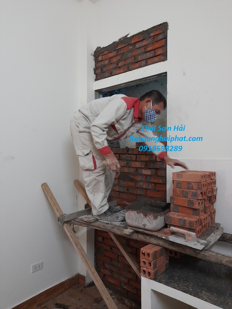 nhan-cai-tao-nha-cu-sua-chua-coi-noi-nha-o-dan-dung-o-hn-3