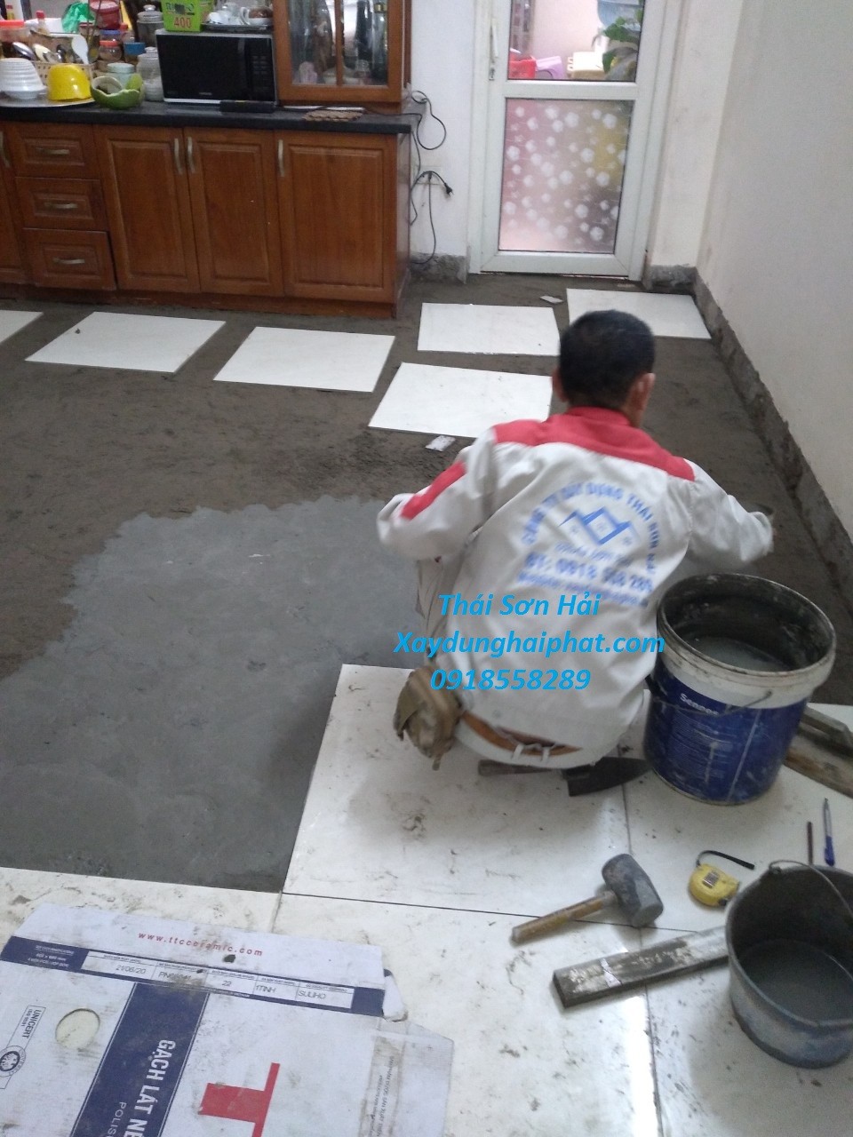 nhan-doc-trat-tuong-op-lat-gach-men-tai-hn-tron-goi-re-dep-2