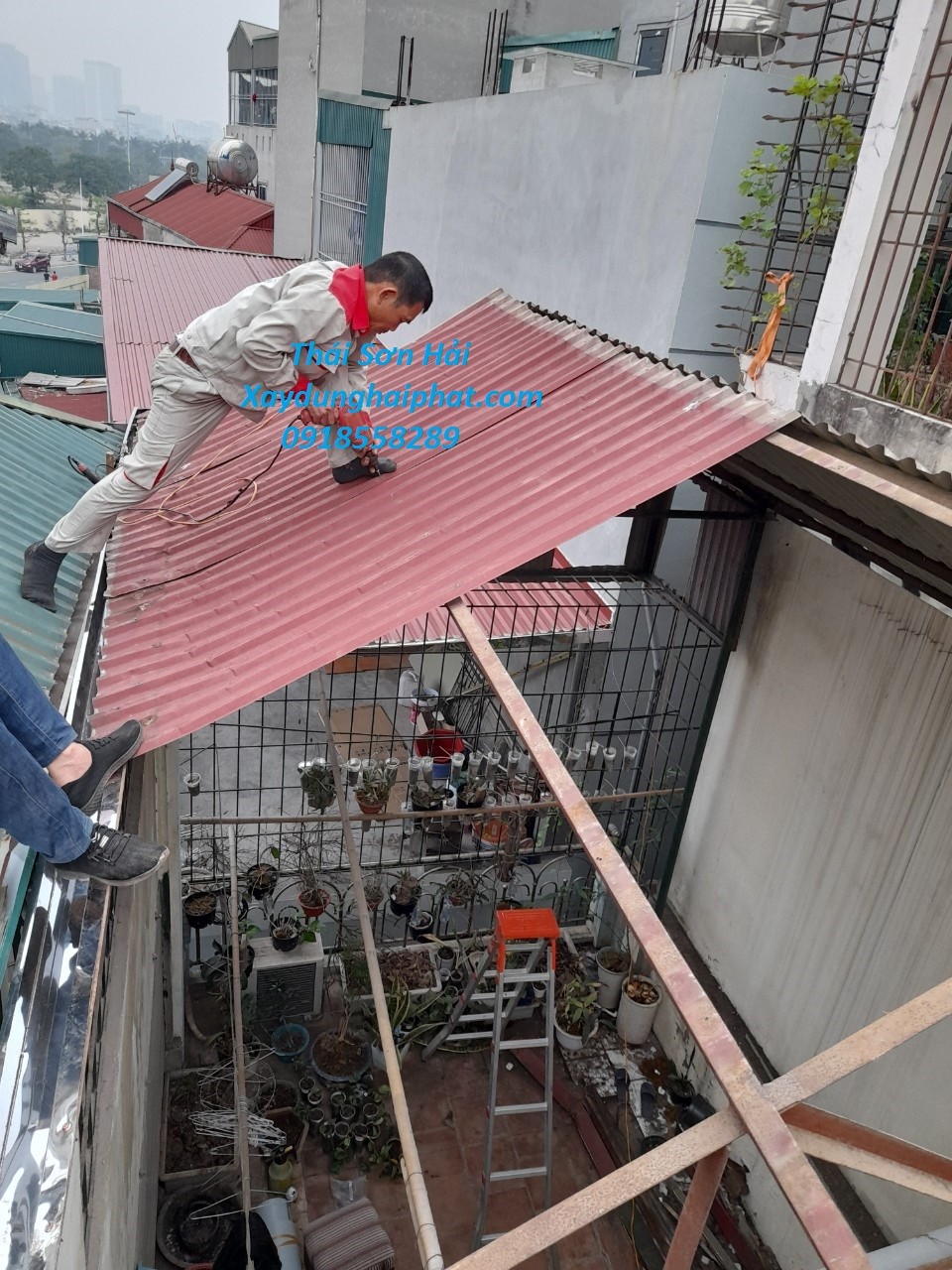 nhan-sua-chua-thay-moi-mang-mai-ton-inox-tai-hai-ba-trung-hn-4