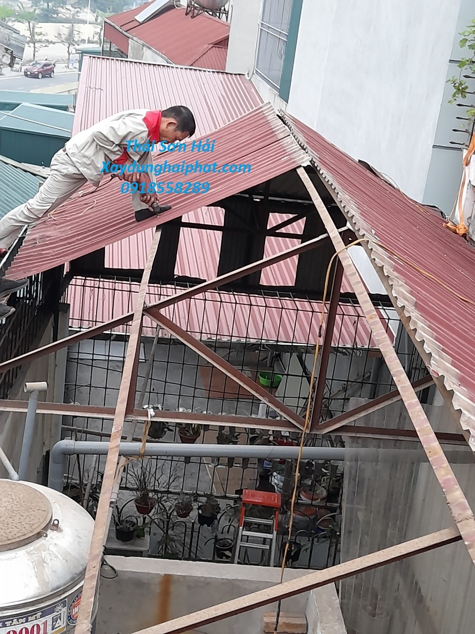 nhan-sua-chua-thay-moi-mang-mai-ton-inox-tai-hoang-mai-gia-re-1