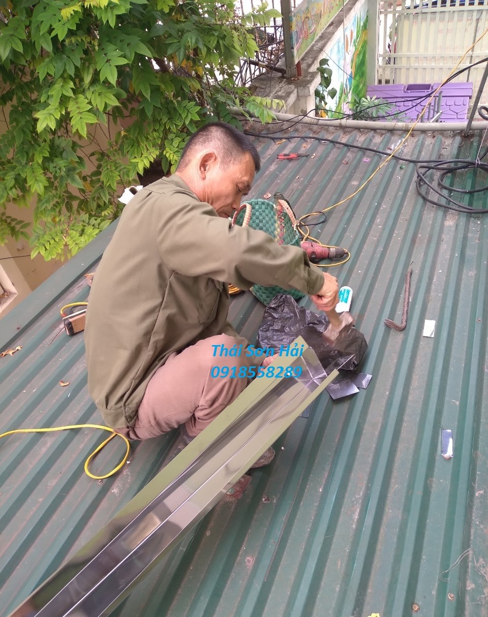 nhan-sua-chua-thay-moi-mang-mai-ton-inox-tai-nam-tu-liem-2
