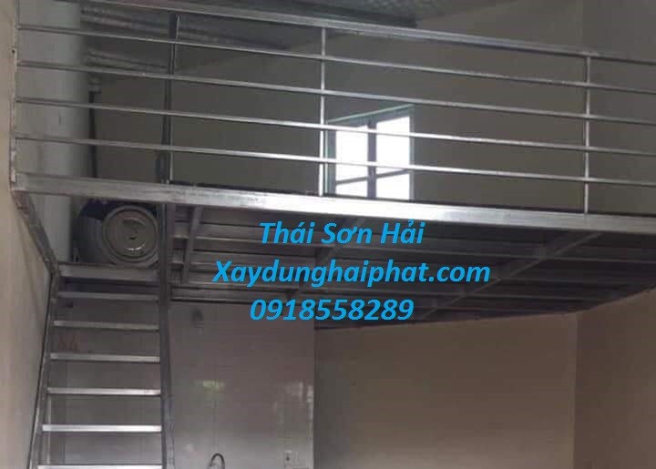 nhan-thi-cong-gac-xep-gia-re-lam-gac-xep-khung-sat-o-ha-noi-tron-goi-2