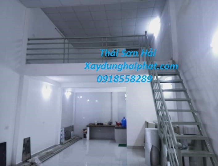 nhan-thi-cong-san-be-tong-nhe-thi-cong-gac-xep-gia-re-o-hn-3