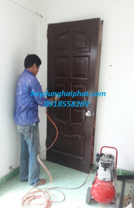 quy-trinh-son-pu-cua-go-son-cau-thang-go-chuan-1
