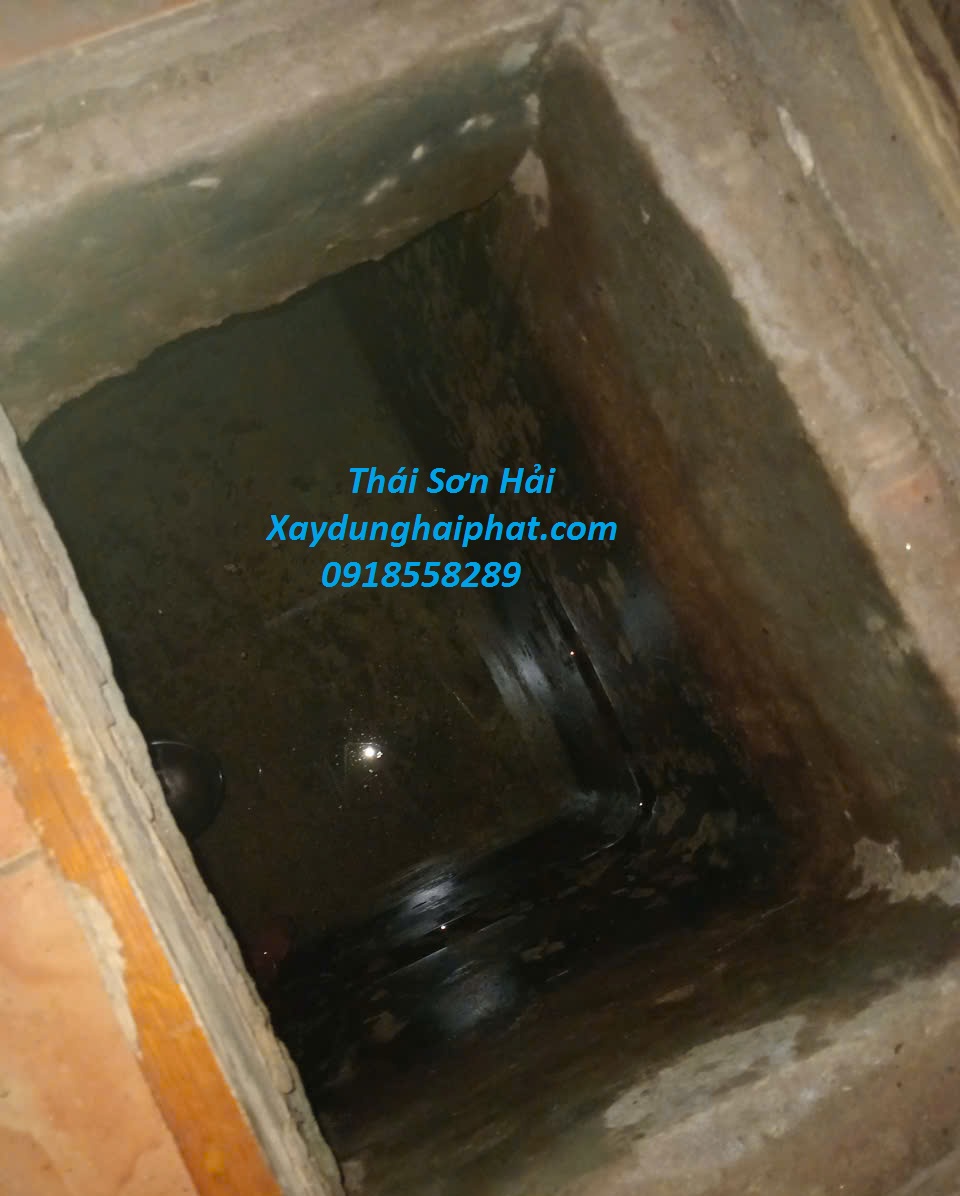 sua-be-ngam-bi-nut-chong-tham-be-chua-nuoc-gia-dinh-o-HN-2