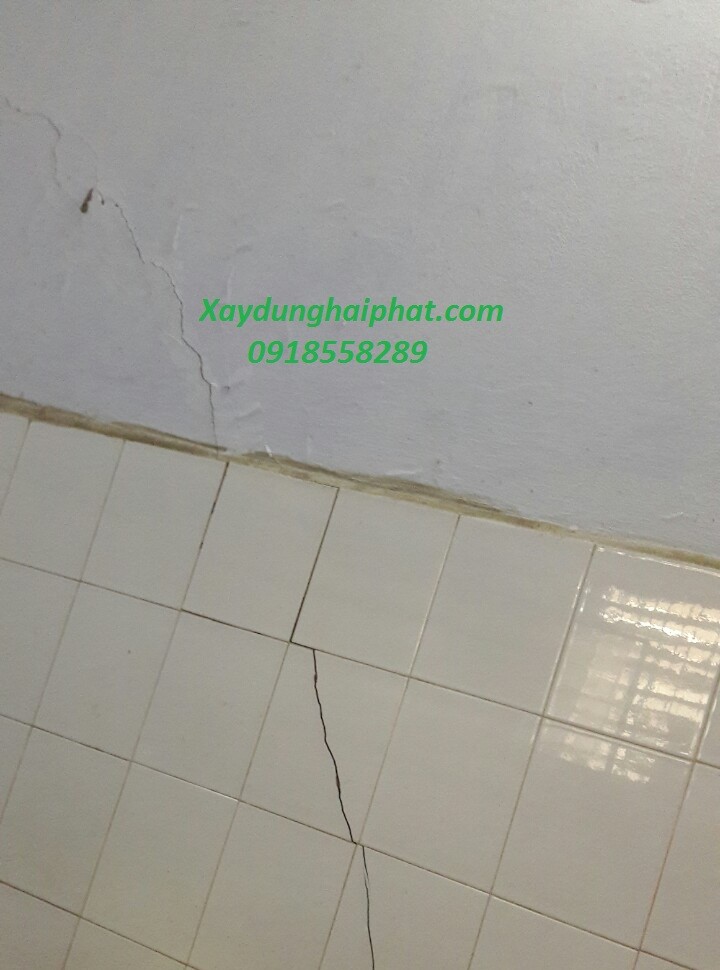 sua-tran-nut-chong-tham-khe-nut-tuong-chuyen-nghiep-ha-noi-1