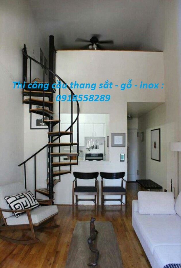 thi-cong-cau-thang-sat-go-inox-1