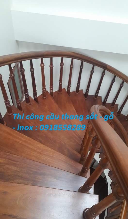 thi-cong-cau-thang-sat-go-inox-2