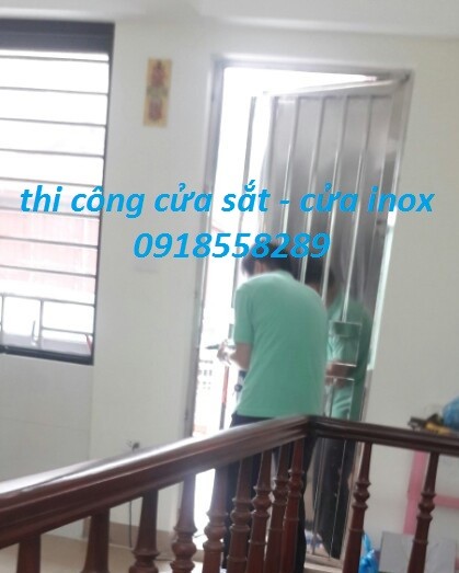 thi-cong-cua-cau-thang-o-hn