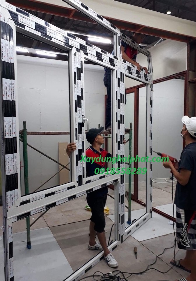 thi-cong-cua-vach-nhom-kinh-o-thanh-xuan-hn-4
