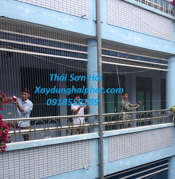 thi-cong-luoi-an-toan-cua-so-ban-cong-lan-can-cau-thang-o-hn-4