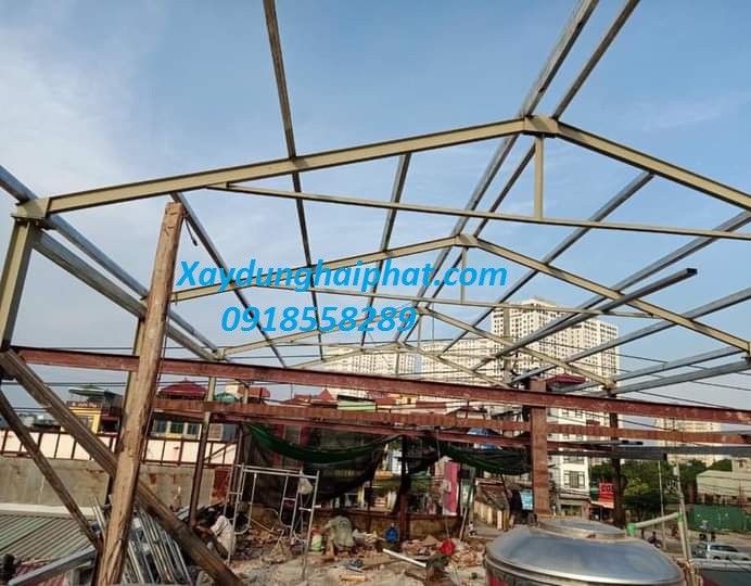 nha-khung-thep-mai-ton-lam-mai-ton-cac-loai-tai-dong-hn-1