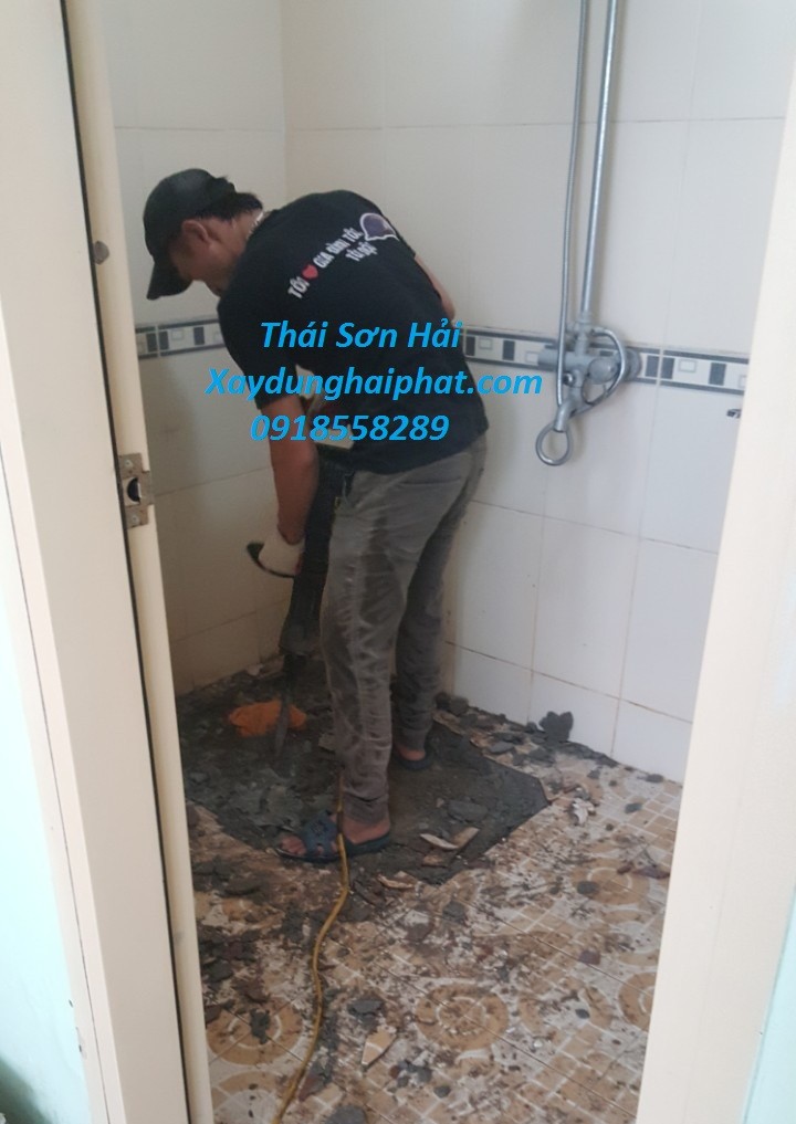 tho-chong-tham-nha-ve-sinh-cu-chong-tham-WC-cu-tai-hn-1