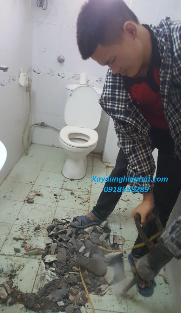 tho-chong-tham-ong-xuyen-san-nha-tam-nha-ve-sinh-san-thuong-o-hn-1