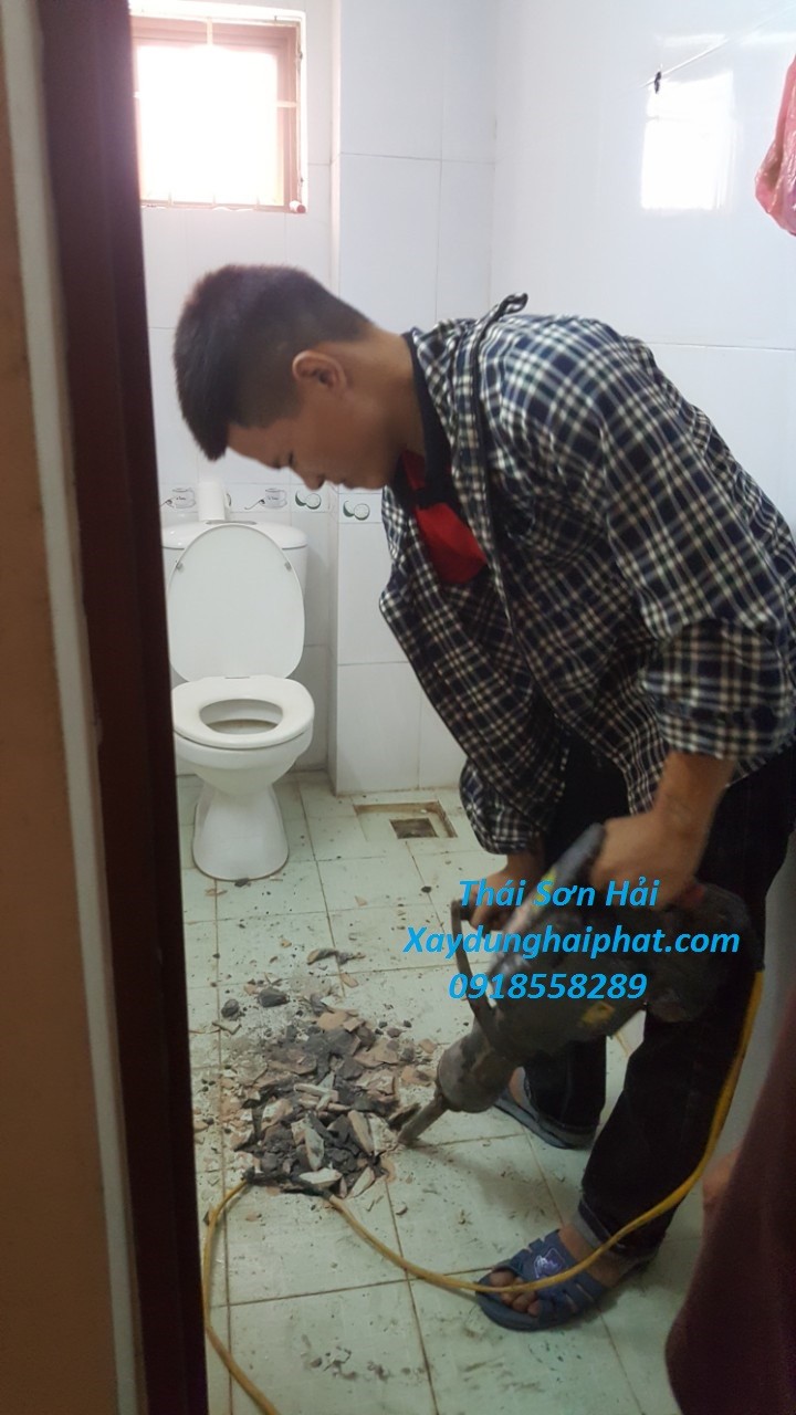 tho-chong-tham-san-nha-ve-sinh-chuyen-chong-tham-cho-san-nha-tam-o-hn-1