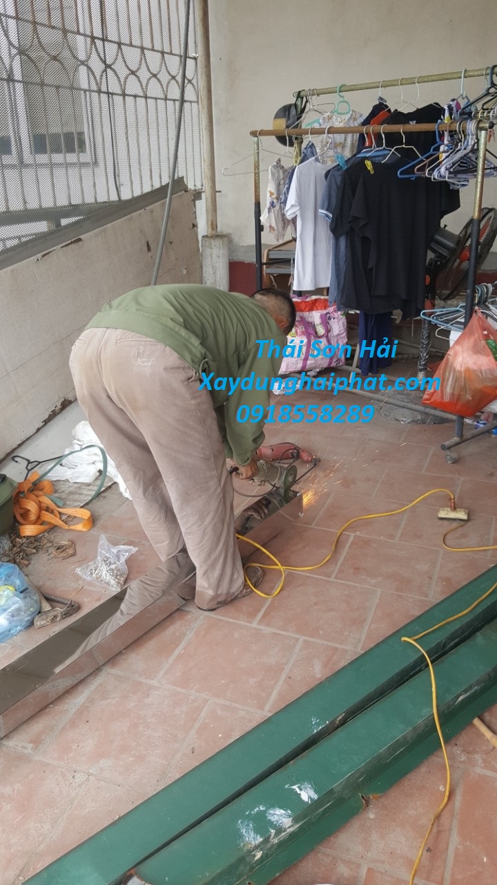 tho-co-khi-lam-mang-xoi-thay-mang-xoi-tan-noi-o-Ha-Noi-1