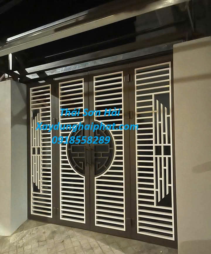 tho-lam-cua-sat-nha-dan-chuyen-lam-cua-sat-mai-ton-dep-Ha-Noi-4
