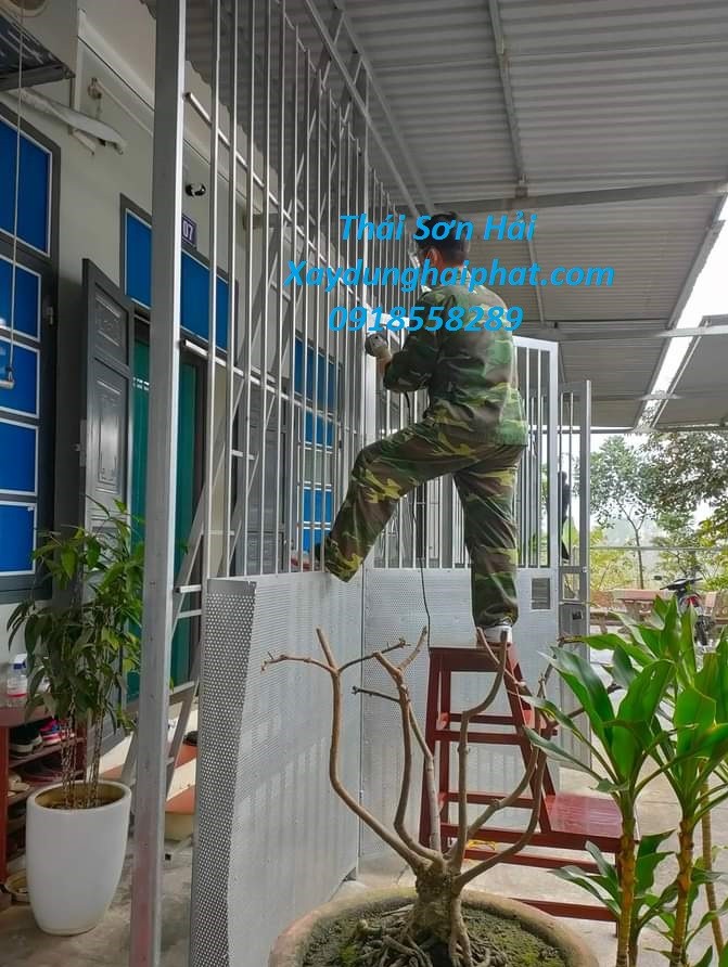 tho-lam-hang-rao-khung-sat-chuong-cop-ban-cong-lan-can-inox-6