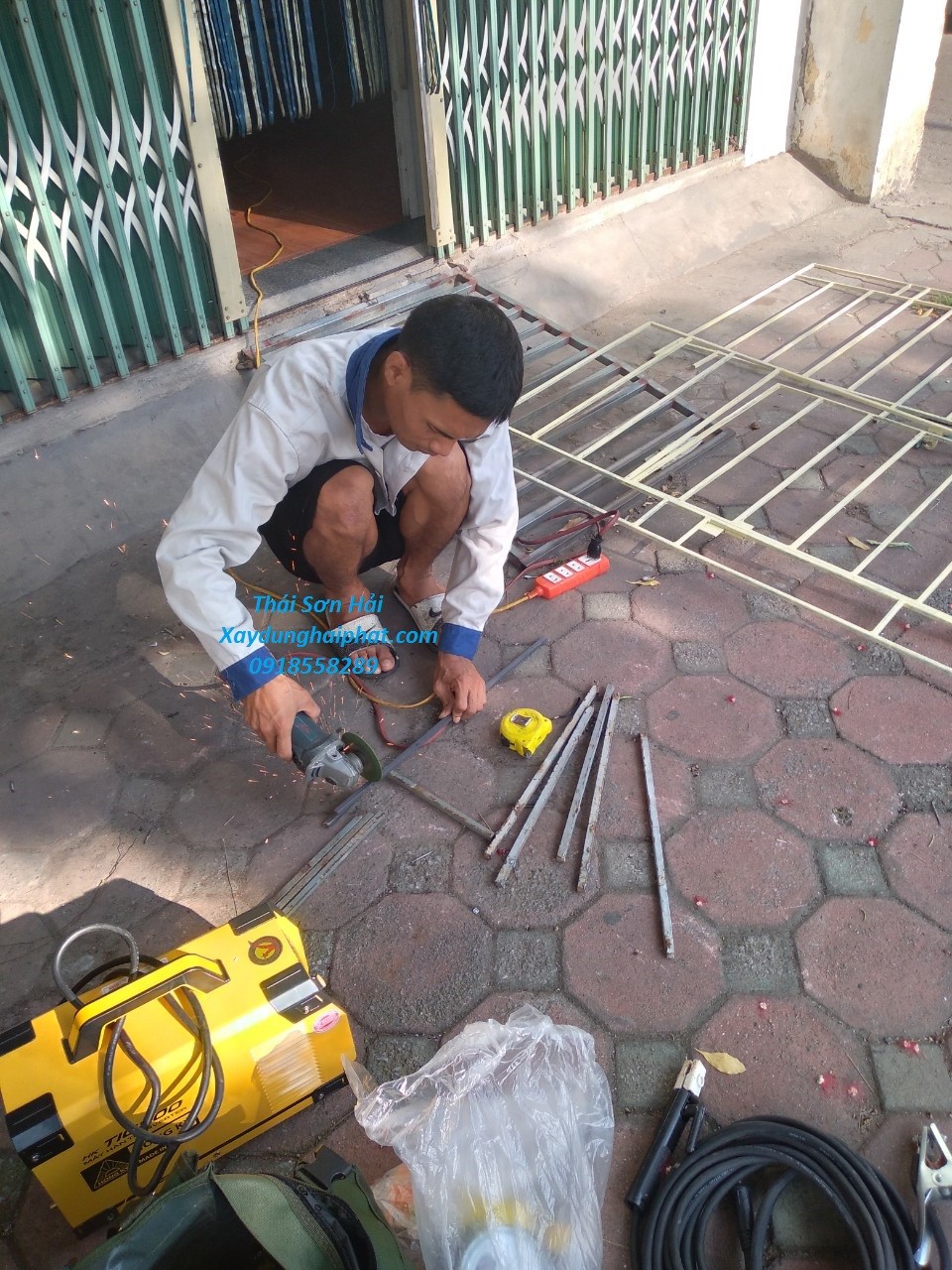 tho-lam-khung-sat-bao-ve-gia-re-lam-chuong-cop-theo-yeu-cau-o-hn-5