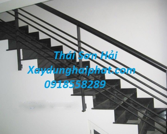 tho-lam-lan-can-ban-cong-sat-thi-cong-lan-can-cau-thang-o-hn-6