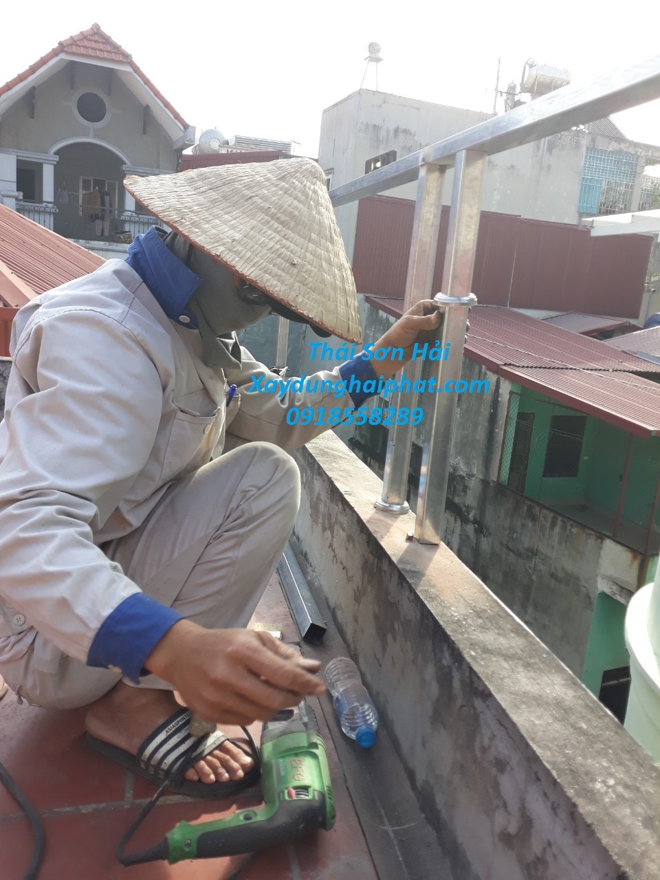 tho-lam-lan-can-cau-thang-sat-dep-lan-can-inox-o-ha-noi-2