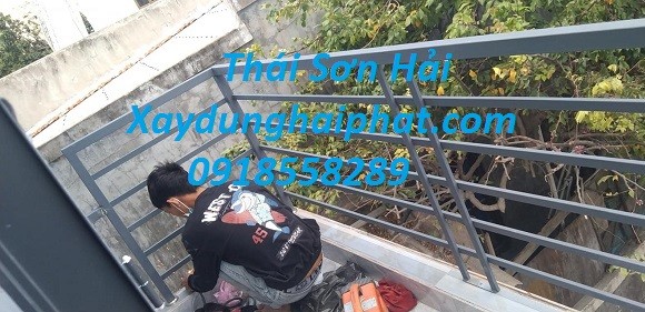 tho-lam-lan-can-cau-thang-sat-dep-lan-can-inox-o-ha-noi-4