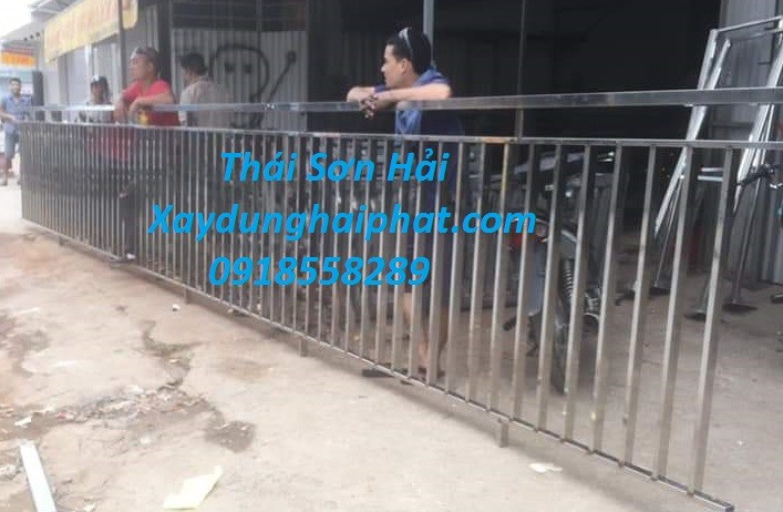 tho-lam-lan-can-sat-thi-cong-lan-can-cau-thang-inox-o-hn-3