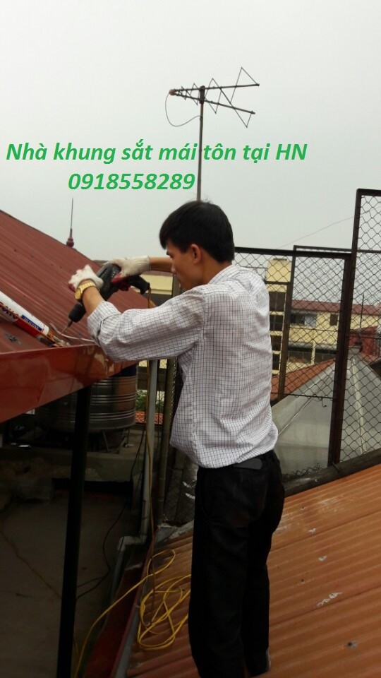 tho-lam-nha-khung-sat-tai-hn