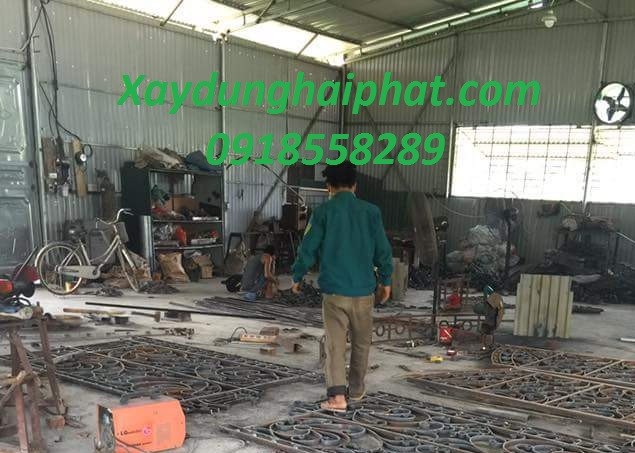 tho-lap-dat-cua-cong-sat-nha-pho-chuyen-nghiep-tai-ha-noi-2