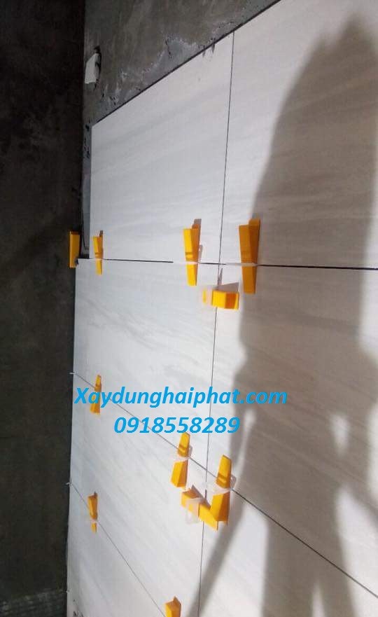tho-op-lat-chuyen-nghiep-nhan-thi-cong-op-latgach-tai-hoan-kiem-4