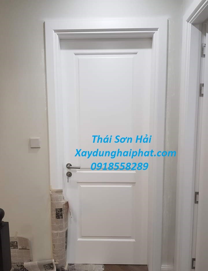 tho-son-cua-go-tai-nha-nhan-phun-son-do-go-noi-that-o-hn-2