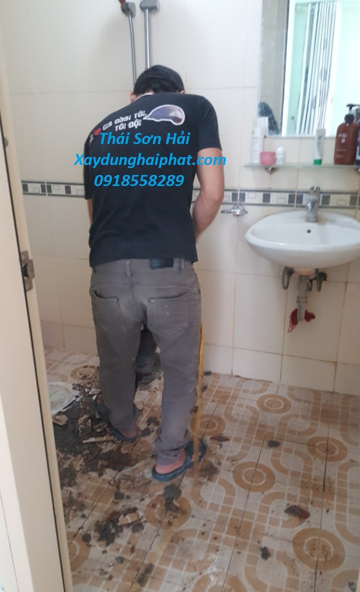 tho-sua-chua-chong-tham-wc-chong-tham-nha-ve-sinh-triet-de-o-hn-3