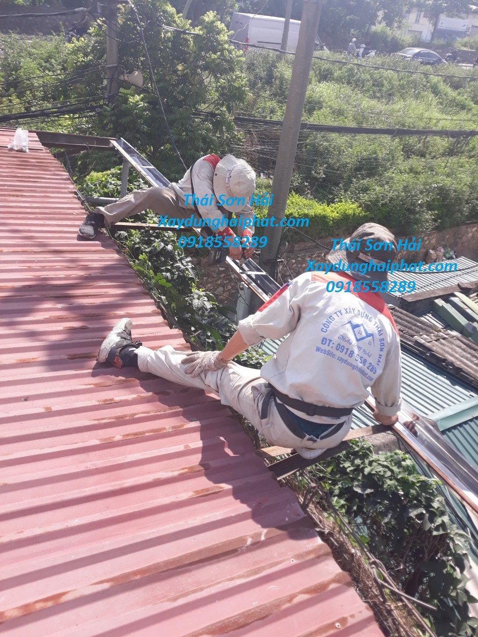 tho-thay-sua-mang-xoi-nha-o-thi-cong-thay-sua-mang-xoi-ton-inox-dung-chat-luong-1