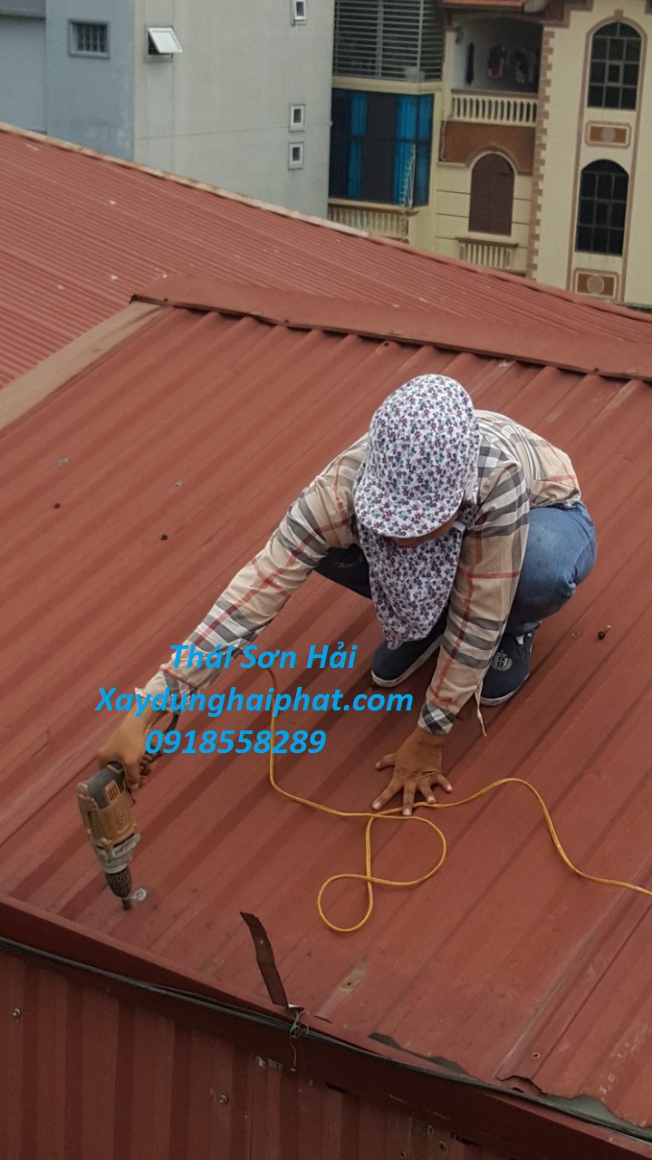 tho-thi-cong-mang-xoi-gioi-nhat-lam-mang-xoi-mai-ton-tron-goi-o-Ha-Noi-5