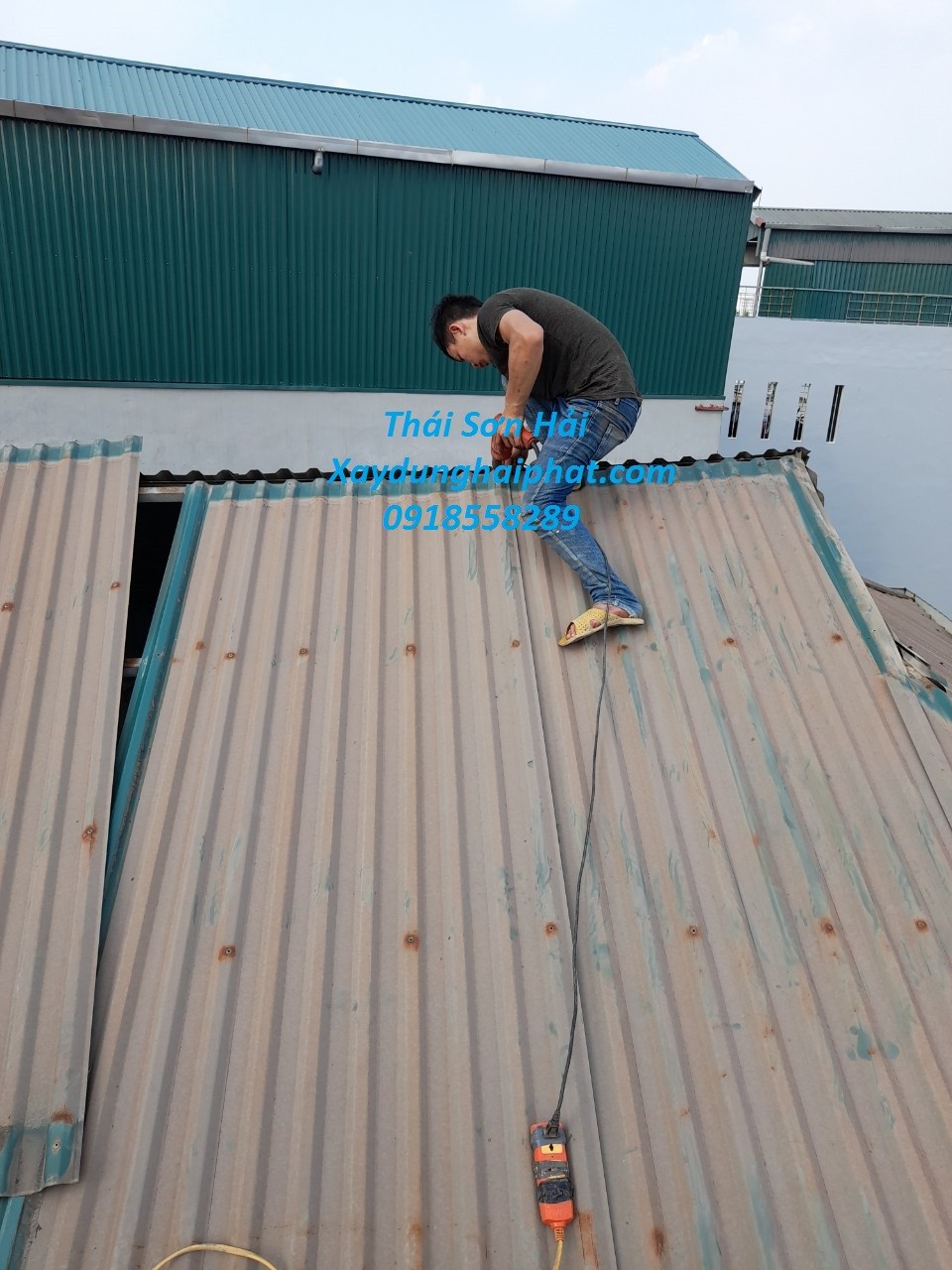 tho-thi-cong-mang-xoi-inox-thi-cong-mang-xoi-ton-thoat-nuoc-o-hn-4